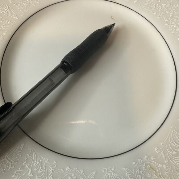 CROWN VICTORIA Lovelace 7 Bread & Butter Plates White w/Flowers & Urns - Picture 11 of 11